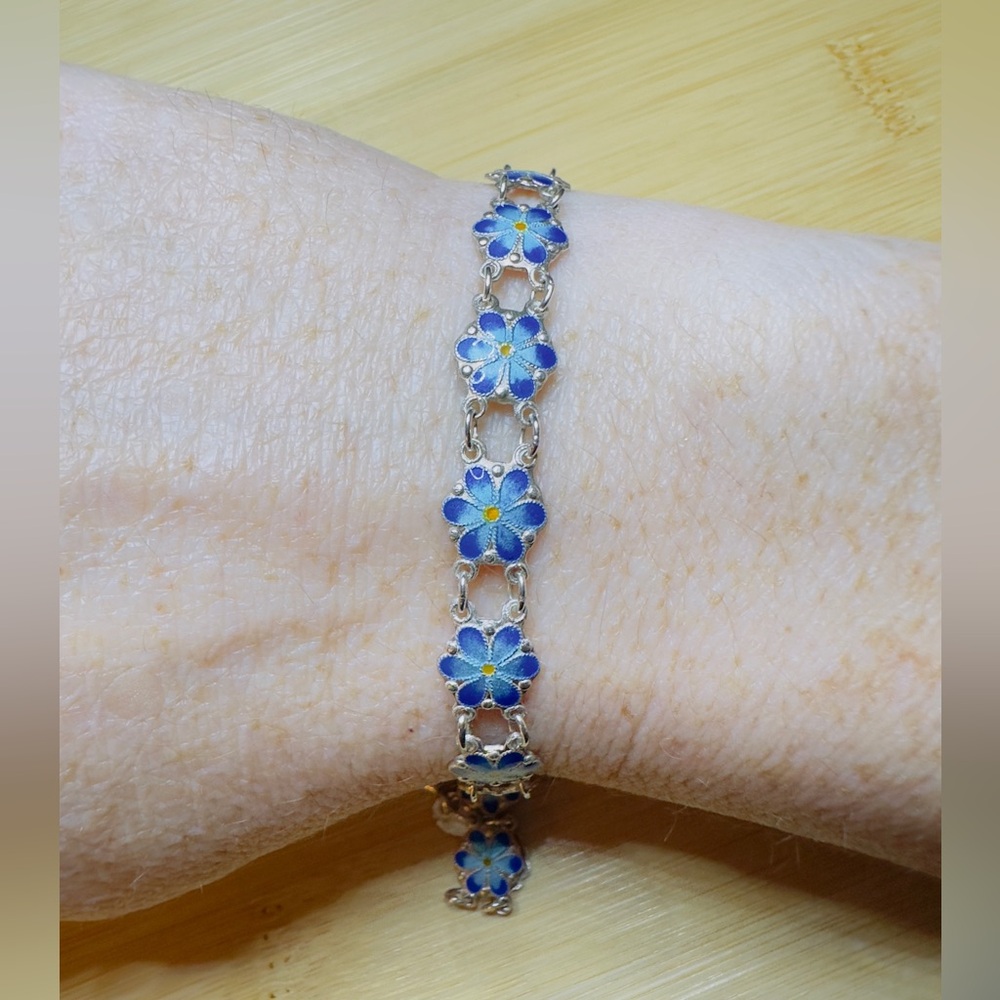 Vintage forget me not Blue enamel Sterling Silver Dainty Bracelet 7.25